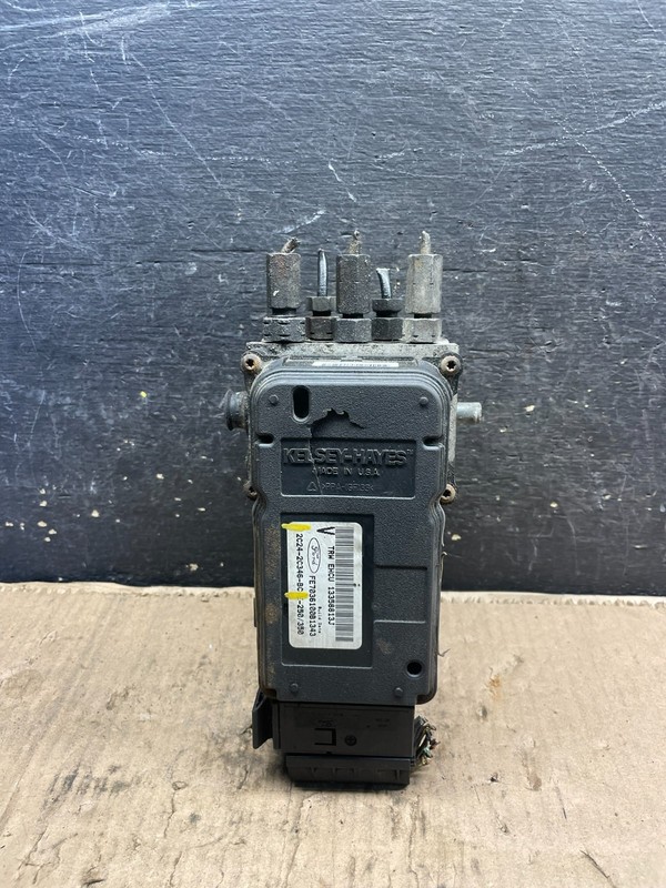 2003 2007 Ford E250 E350 Anti-Lock ABS Antilock Brake Pump T7108 DG