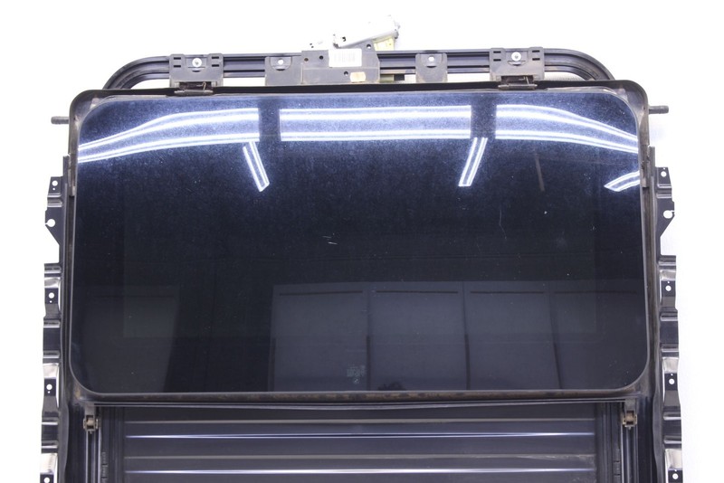 2004 2005 2006 2007 BMW 530i E60 SUN ROOF SUNROOF *GLASS PANEL ONLY* OEM