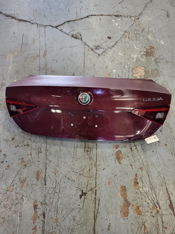 Used Oem Alfa Romeo Liftgate Tailgate Trunk Lid Hatch for Giulia 2.0L RWD 17-18