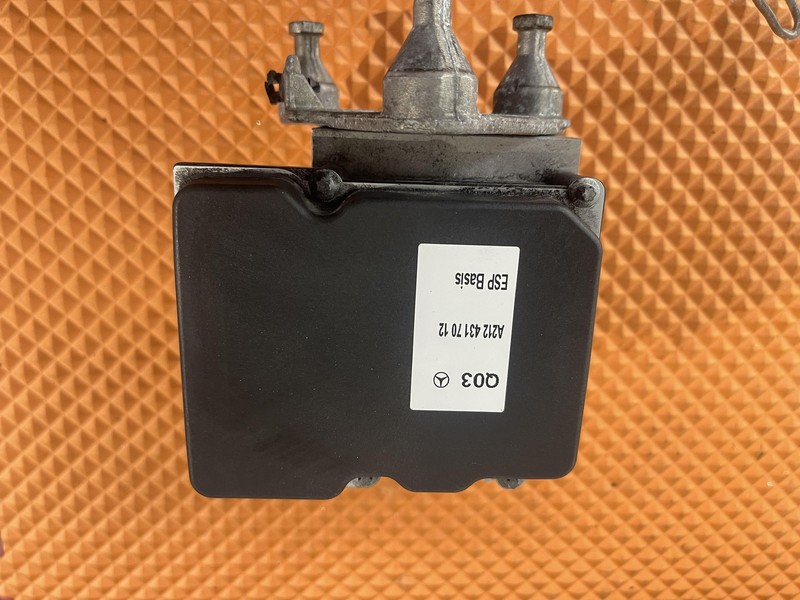 10-16 Mercedes W212 E350 E550 ABS Brake Hydraulic Pump Module OEM 2124317012
