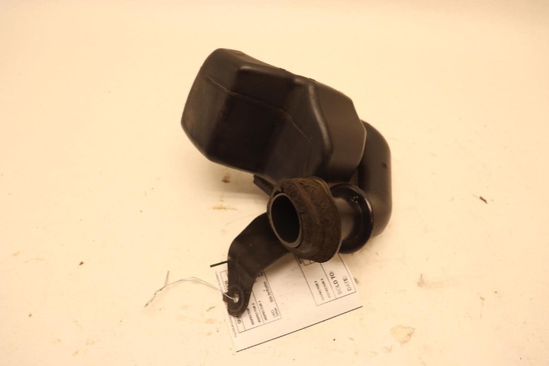2012-2018 FORD FOCUS SEDAN 2.0L ENGNE AIR CLEANER RESONATOR TUBE OEM