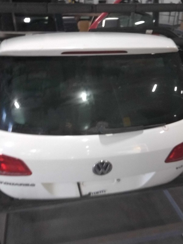 Used Deck Lid fits: 2015 Volkswagen Touareg LED tail lamps w/o spoiler Grade A