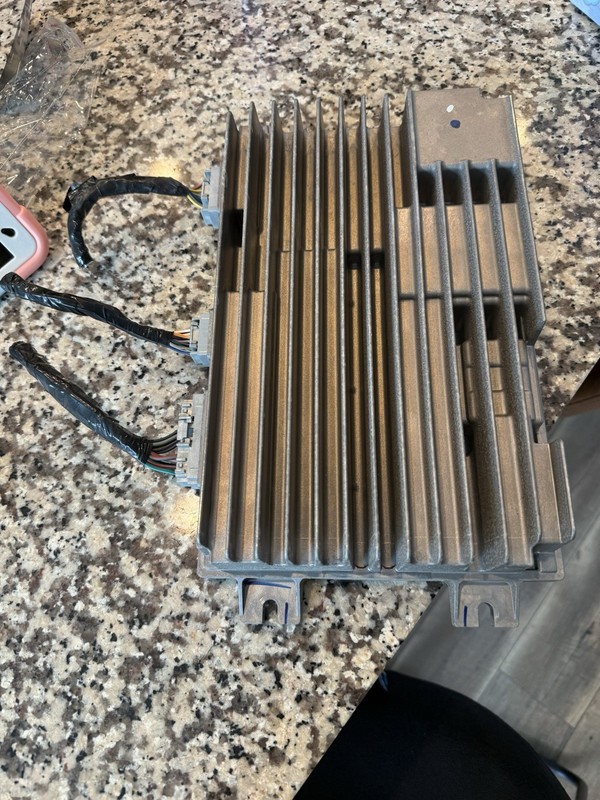 2009 LINCOLN MKZ Audio Equipment Radio Amplifier ID 8A5T-18B849-AG stereo amp