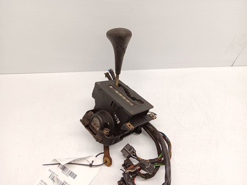 86-89 Mercedes 107 560SL Shifter Transmission Gear Selector Floor 1072670005