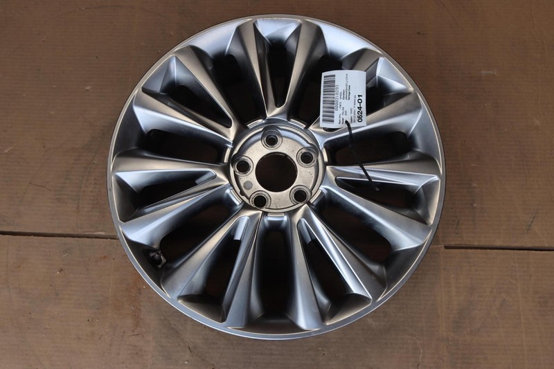 2020 HYUNDAI PALISADE WHEEL RIM R20 20X7.5 ALLOY 14 SPOKE POLISHED OEM