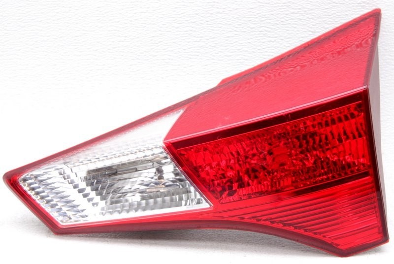OEM Toyota RAV4 Right Passenger Side Tail Lamp Lens Crack 81580-0R010