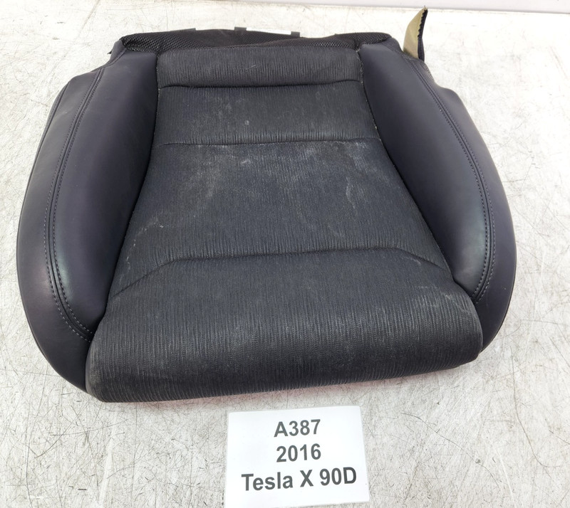 ✅ 16-20 OEM Tesla Model X Front Right Passenger Side Seat Lower Cushion Black *
