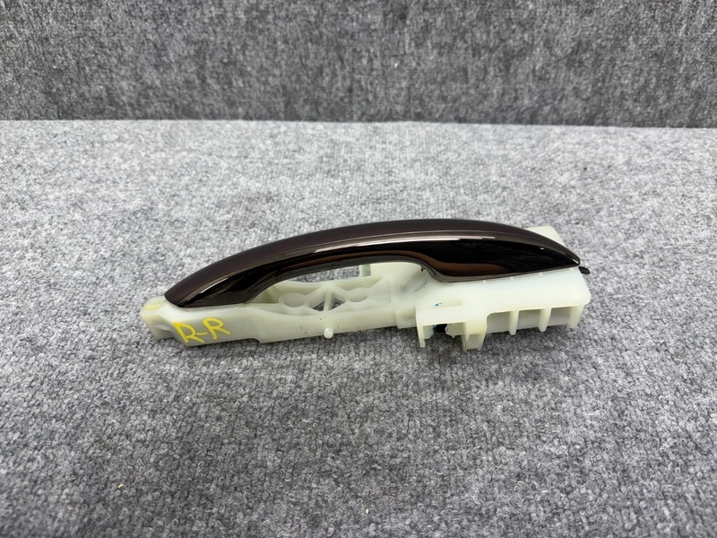 GENESIS GV70 22-26 OEM REAR RIGHT PASSENGER EXTERIOR DOOR HANDLE (GRAY)