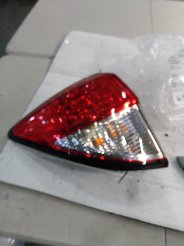 2019 Honda HR-V Left Tail Light Assembly Silver 677871 Used 97K Miles