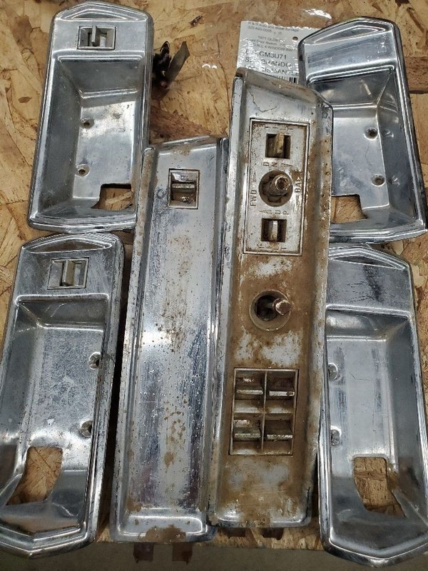 OLDS 98 1971 Front Door Switch 291698
