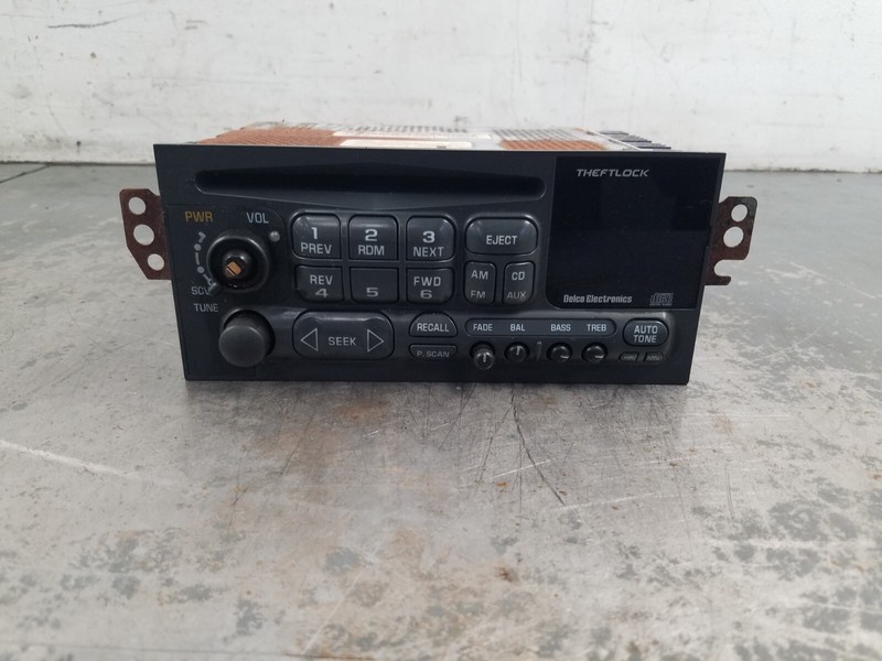 2002 Chevy Corvette C5 Z06 AM / FM / CD Radio#2097 VV6