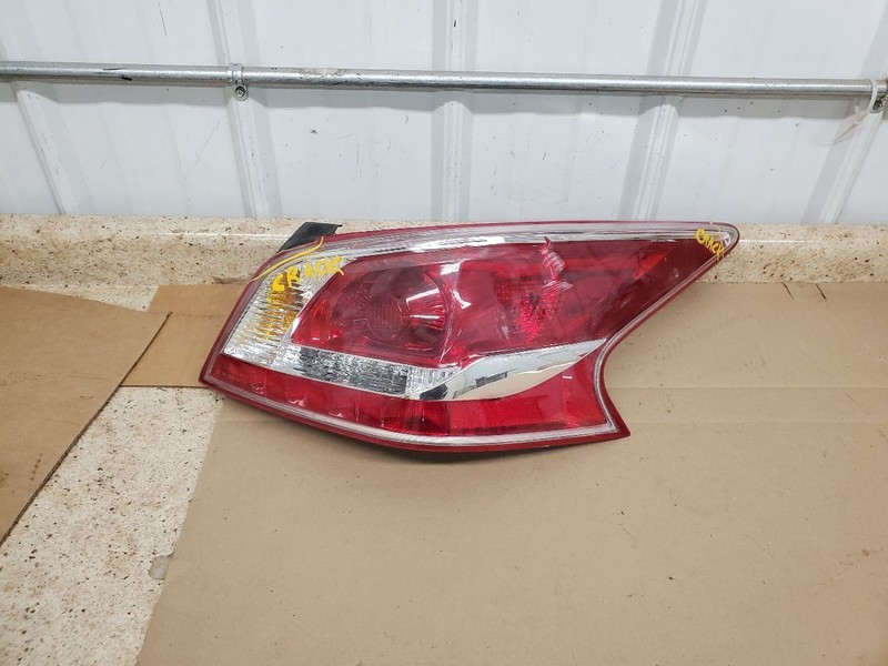 Passenger Tail Light Quarter Panel Mounted Sedan Fits 14-15 ALTIMA 298045