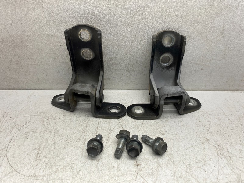 2004-2007 TOYOTA HIGHLANDER LEFT FRONT DOOR UPPER AND LOWER HINGE HINGES SET