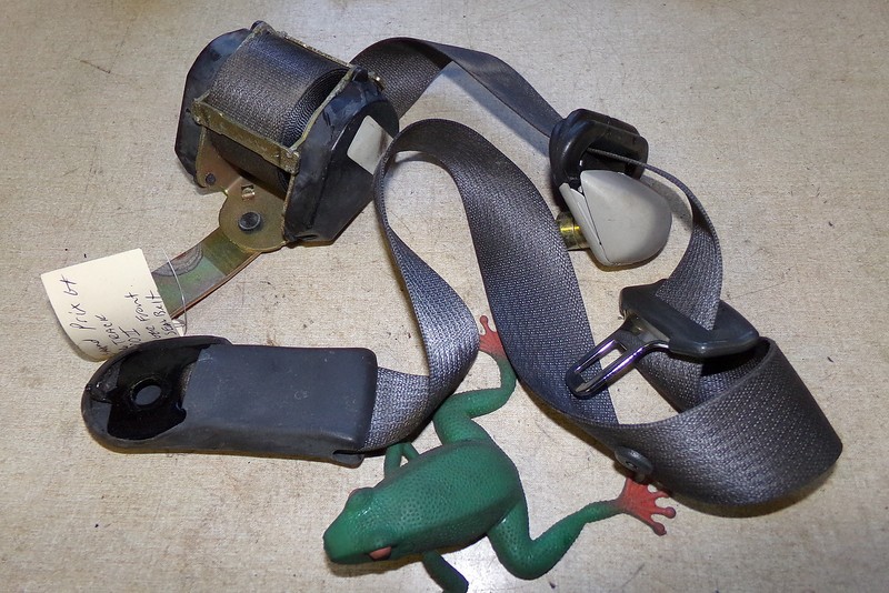 Grand Prix GT, 817500A, RH Passenger Front Seat Belt *Free Shipping*