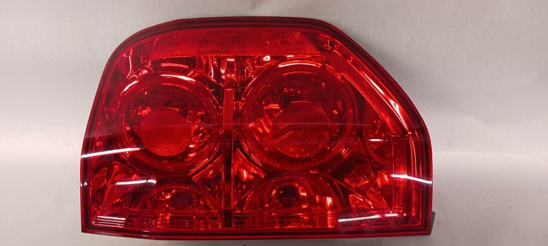 03-'05 HONDA PILOT Right passenger Taillight OEM Grade A!