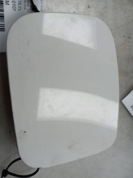 13 SCION TC FUEL FILLER DOOR WHITE-040