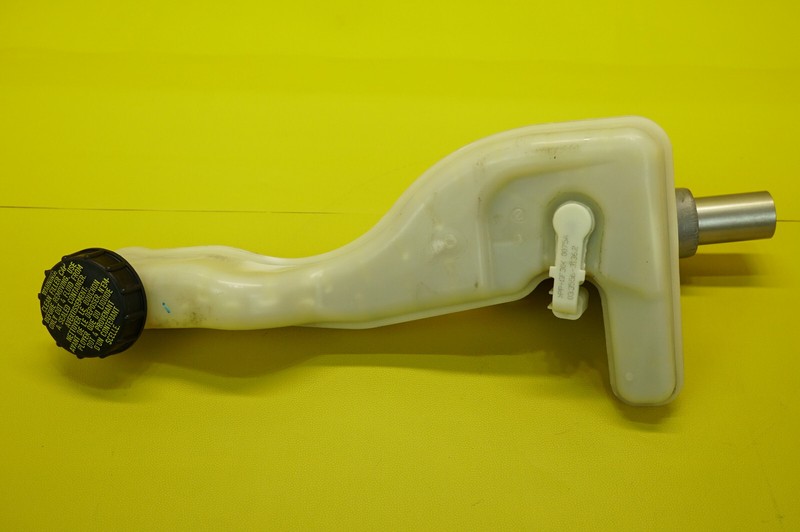 π
2015-2023 FORD EDGE Master Cylinder Reservoir Assembly OEM J2GZ-2K478-A