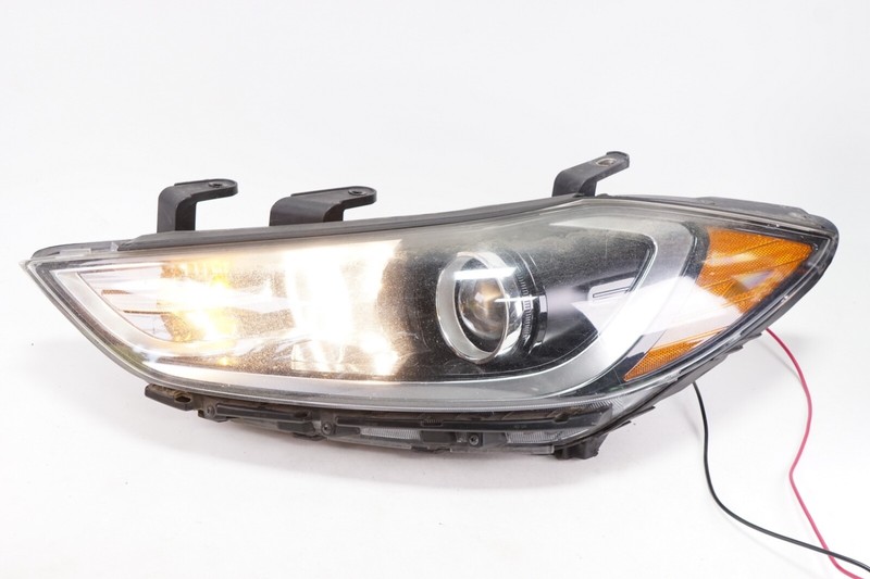 HYUNDAI ELANTRA Left LH Headlight Headlamp XENON OEM 2017 2018