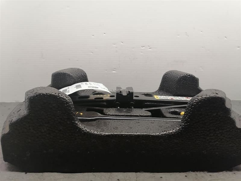 2012 IMPALA Jack and Tools 1177919