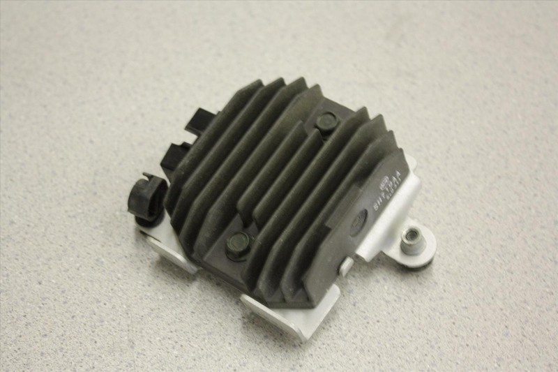 2007 YAMAHA FZ 6 VOLTAGE REGULATOR RECTIFIER OEM FZ6 07