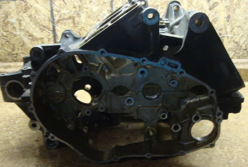 2003 honda VFR 800 VFR800 Interceptor Engine Cylinder Jugs Case Casing Crank
