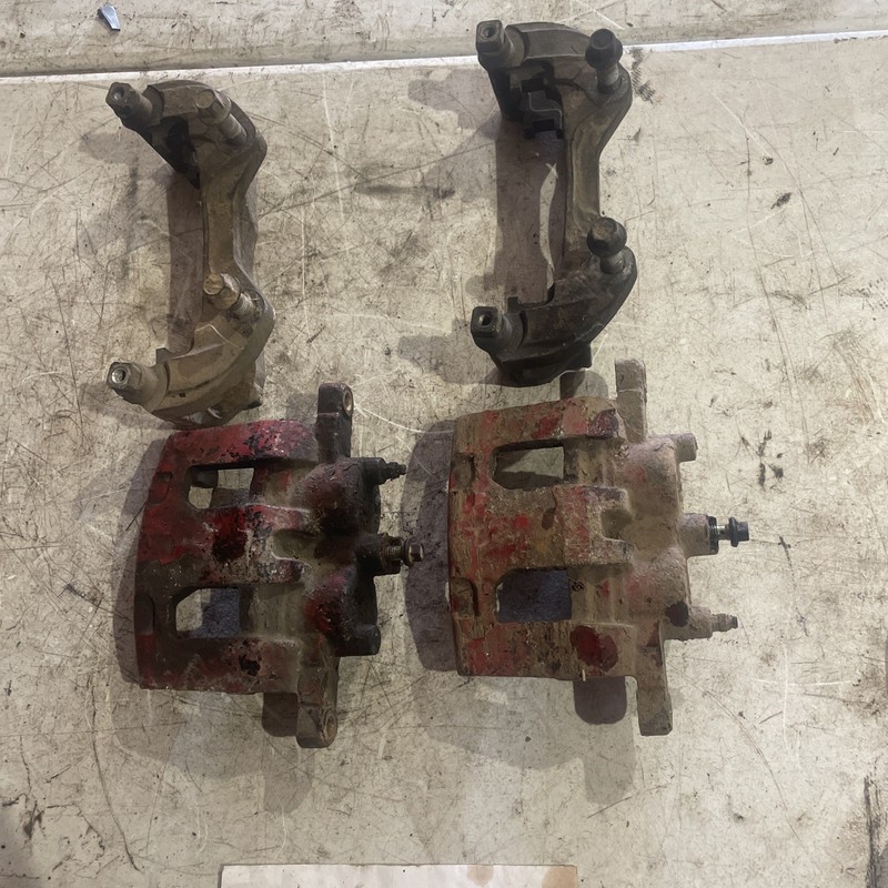 2006-2016 Cadillac DTS BuickFront Brake Caliper Set used