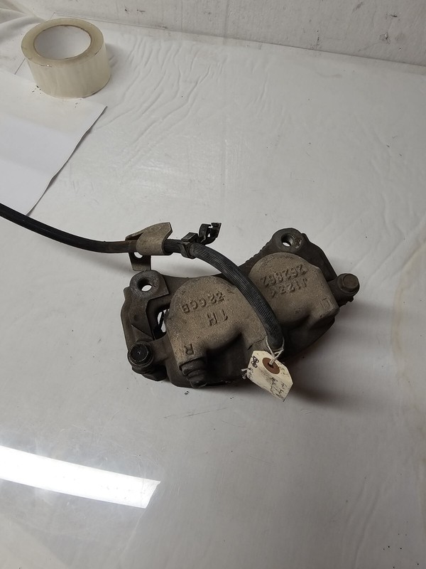 Passenger Right Caliper Front Fits 02-07 VUE 6141711