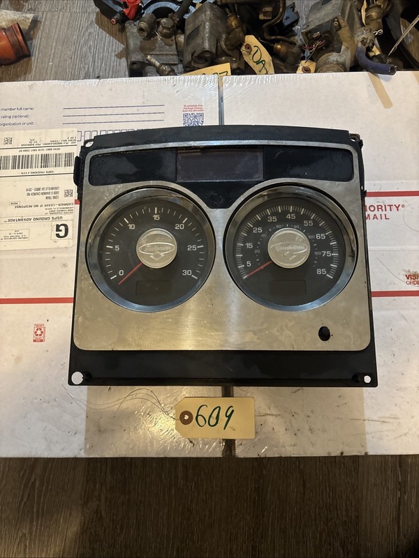 KENWORTH DASH GAUGE INSTRUMENT CLUSTER P/N Q43 1116 1 2 105