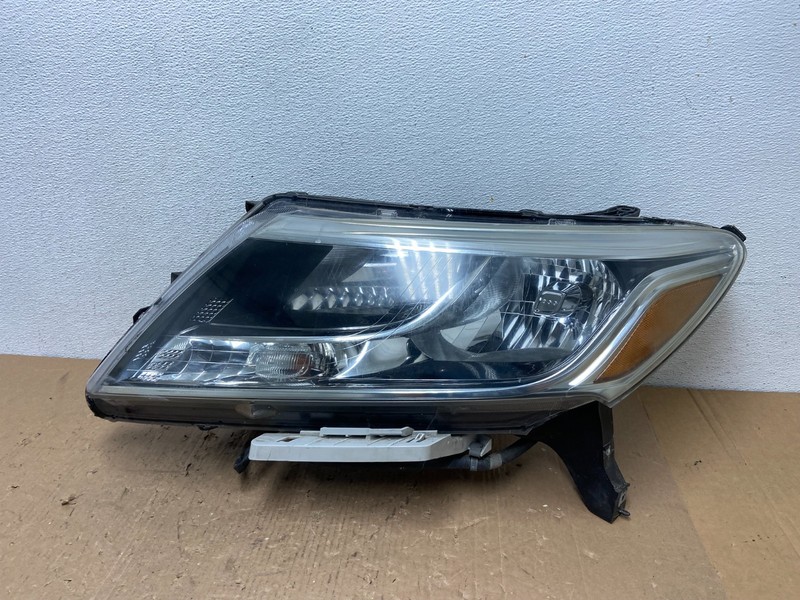 2013 - 2016 Nissan Pathfinder Left Driver LH Side Headlight Halogen OEM AD8257