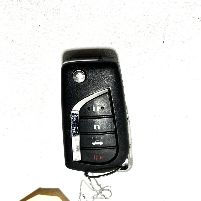 TOYOTA CAMRY L LE XLE XSE 2018SMART ENTRY FLIP KEY FOB OEM