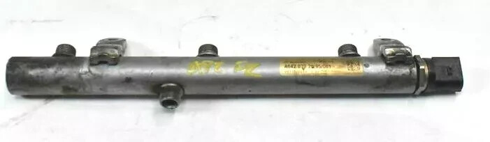 07-15 Mercedes X164 GL320 E320 ML320 BlueTec Diesel Right Fuel Injector Rail OEM