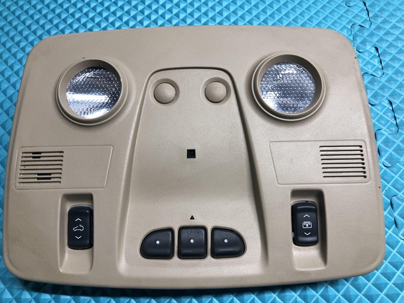07-14 Acadia Traverse 08-17 Enclave 07-10 Outlook Overhead Console Sunroof Oem