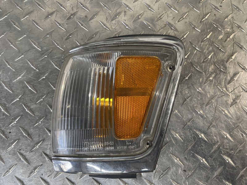 1992-1995 Toyota 4runner Driver Left Turn Signal Light Oem Tested *