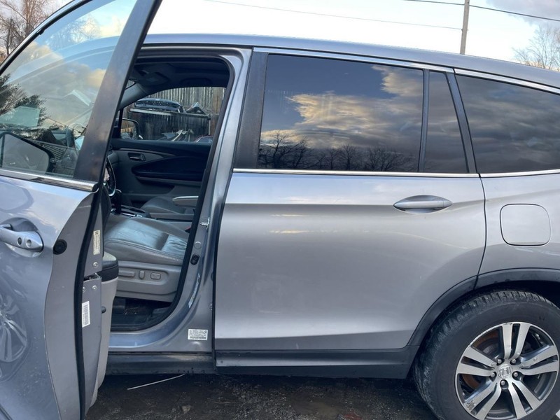 2016-22 HONDA PILOT LEFT ROCKER W/POST SILVER PC:NH830M 3.5L AWD 250K EX-L 63458