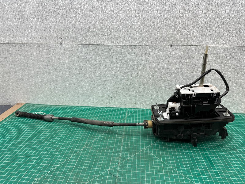 10-17 Audi S4 S5 TRANSMISSION GEAR SHIFT SHIFTER SELECTOR LEVER OEM