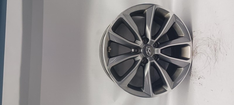 17-'19 HYUNDAI SANTA FE Wheel 18x7-1/2 alloy 3.3L OEM Grade A!