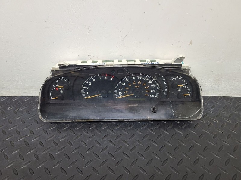 00-02 Toyota Tundra 4.7L V8 A/T Speedometer Cluster W/ Tachometer OEM 832200C090