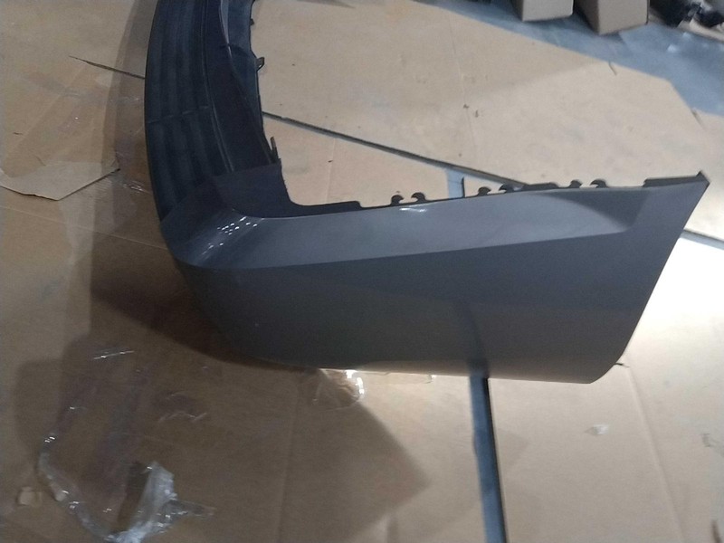 2011 Chevrolet Tahoe Brown Rear Bumper Assembly OEM 15203817 153K Miles