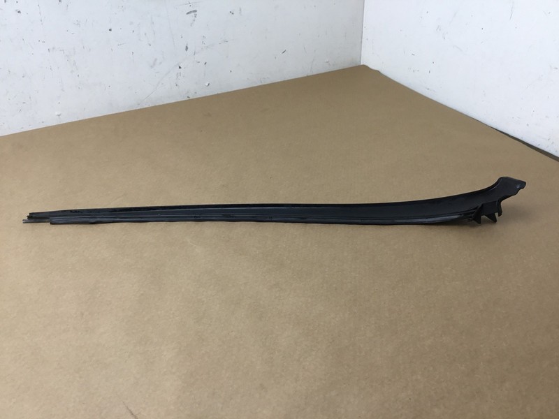 Mercedes CL550 W216 2011 Front Right Passenger Windshield Molding Trim 07-14 ;:A