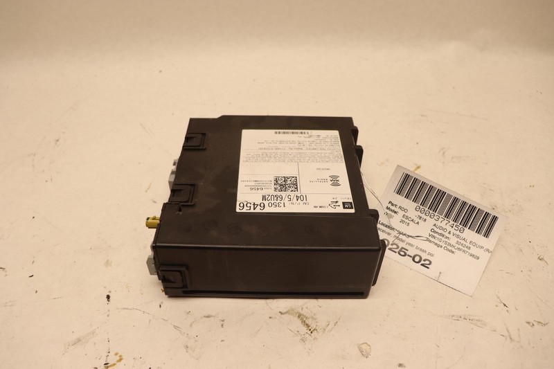 2015 CADILLAC ESCALADE AUDIO STEREO RADIO RECEIVER CONTROL UNIT OEM