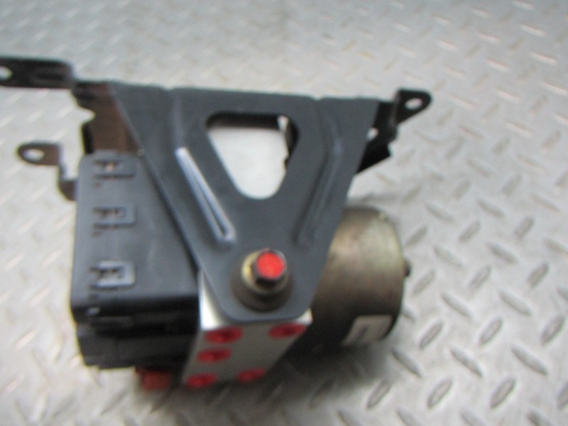 03-06 Suzuki XL-7 ABS Pump Anti-Lock Brake Part Assembly OEM