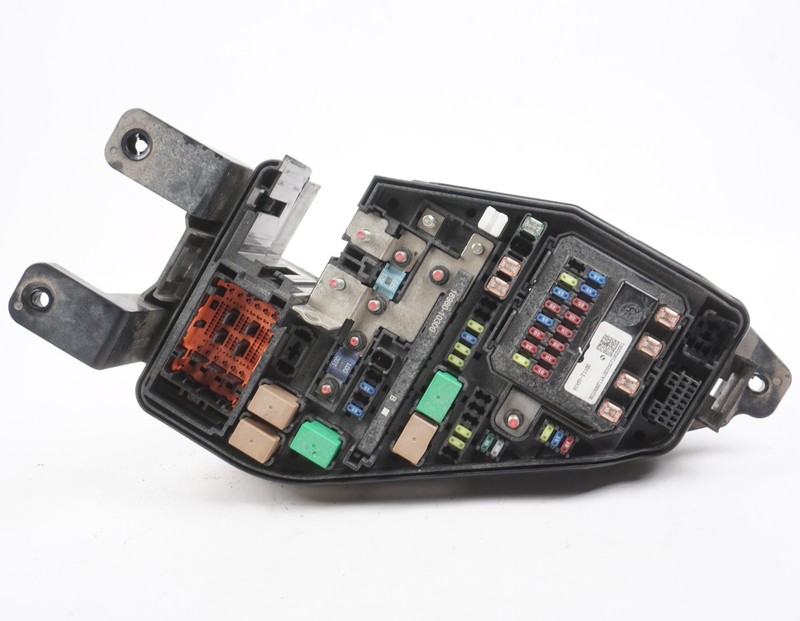 2022 Genesis GV70 Engine Bay Fuse Relay Box OEM