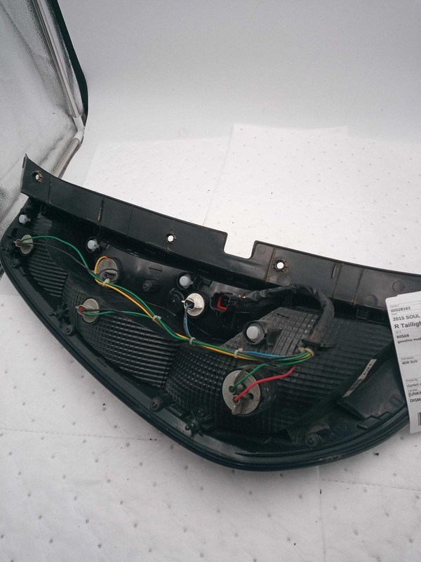 2015 KIA SOUL Right Tail Light Assembly Grey OEM Used 66569 120K Miles