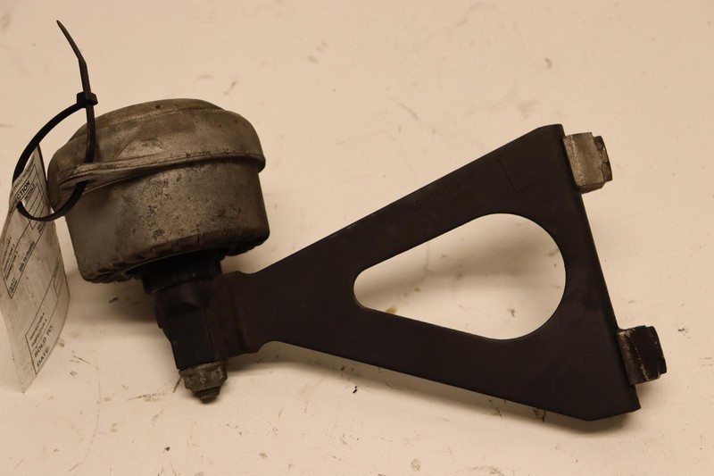 1997-2008 PORSCHE BOXSTER 986 LEFT MANUAL TRANSMISSION MOUNT SUPPORT BRACKET OEM