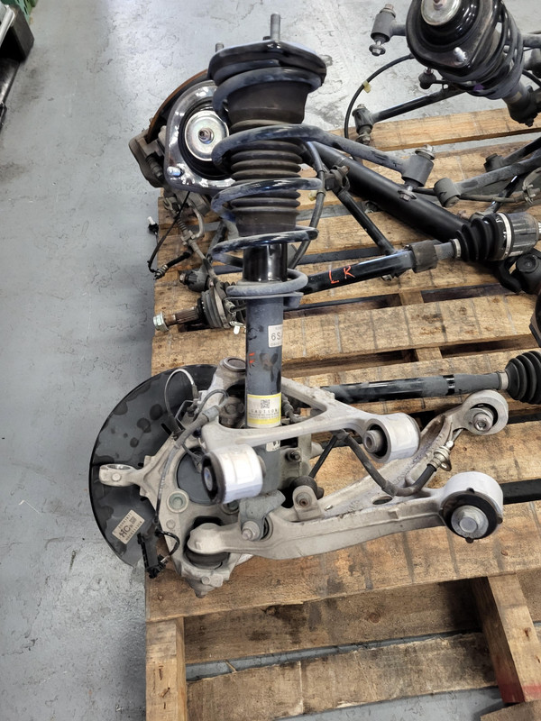 Used Oem Fiat Right Passenger Front Suspension Knee for 2017-2019 124 Spider RWD