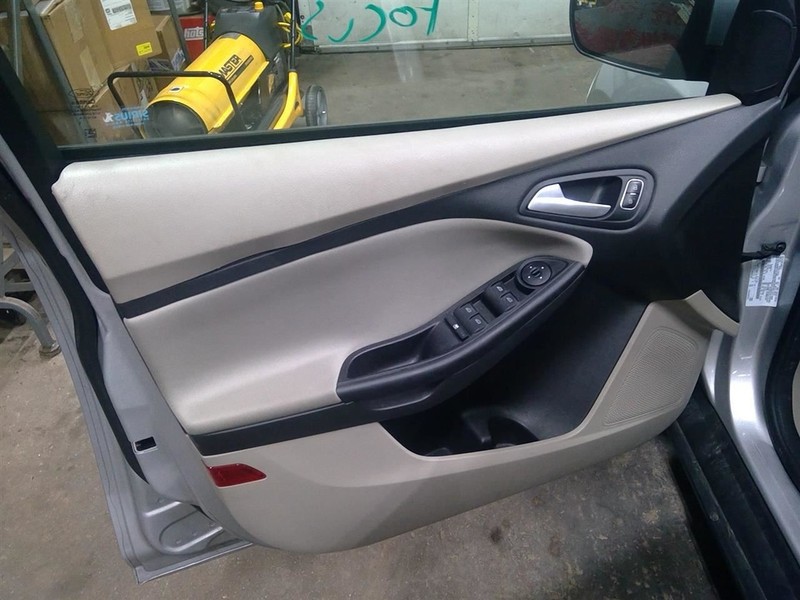 FOCUS 2017 Driver Left Front Door Trim Panel 1741111