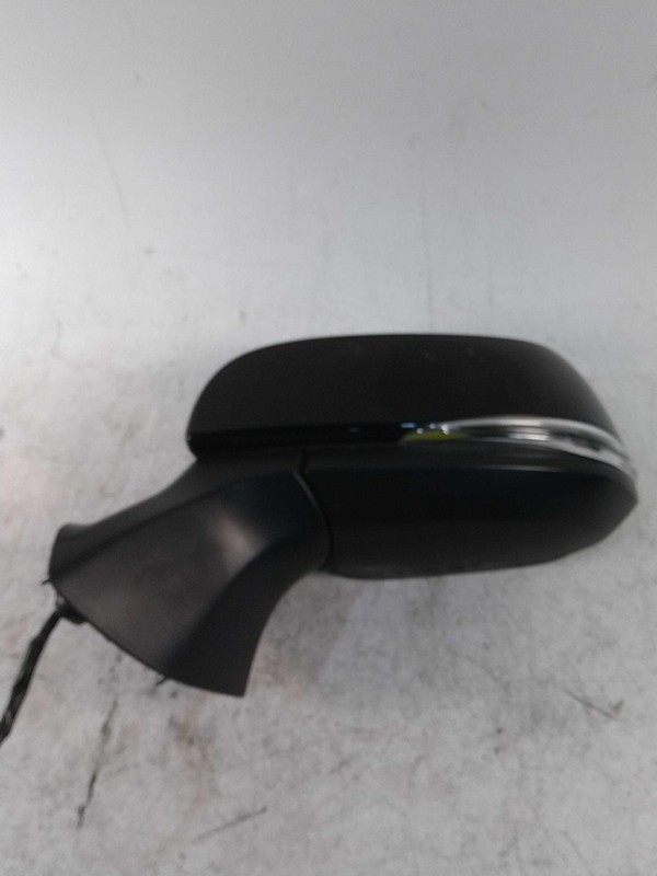 Used Left Door Mirror fits: 2022 Toyota Highlander power w/o blind spot alert Le