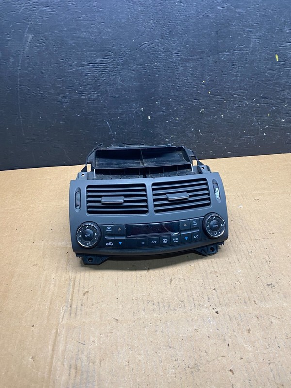 2007 - 2009 Mercedes W211 E550 E320 Center Console AC Heater Air Vent N2920 DG