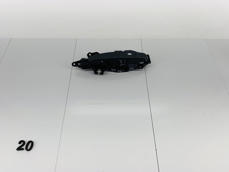 18-24 CHEVROLET EQUINOX FRONT RIGHT SIDE EXTERIOR DOOR HANDLE & BRACKET OEM