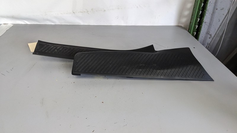 Rear Right Door Sill Scuff Plate 2020 Ford Expedition KL1B-4013244-A 2018 - 2021